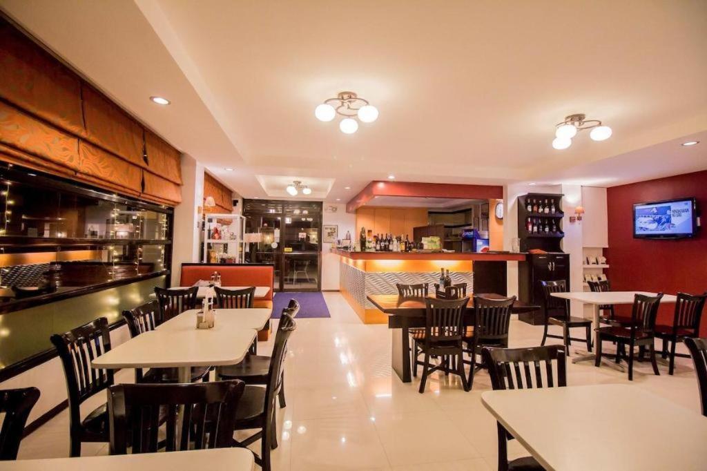 The Red Palm Suites And Restaurant Butuan City Exterior foto