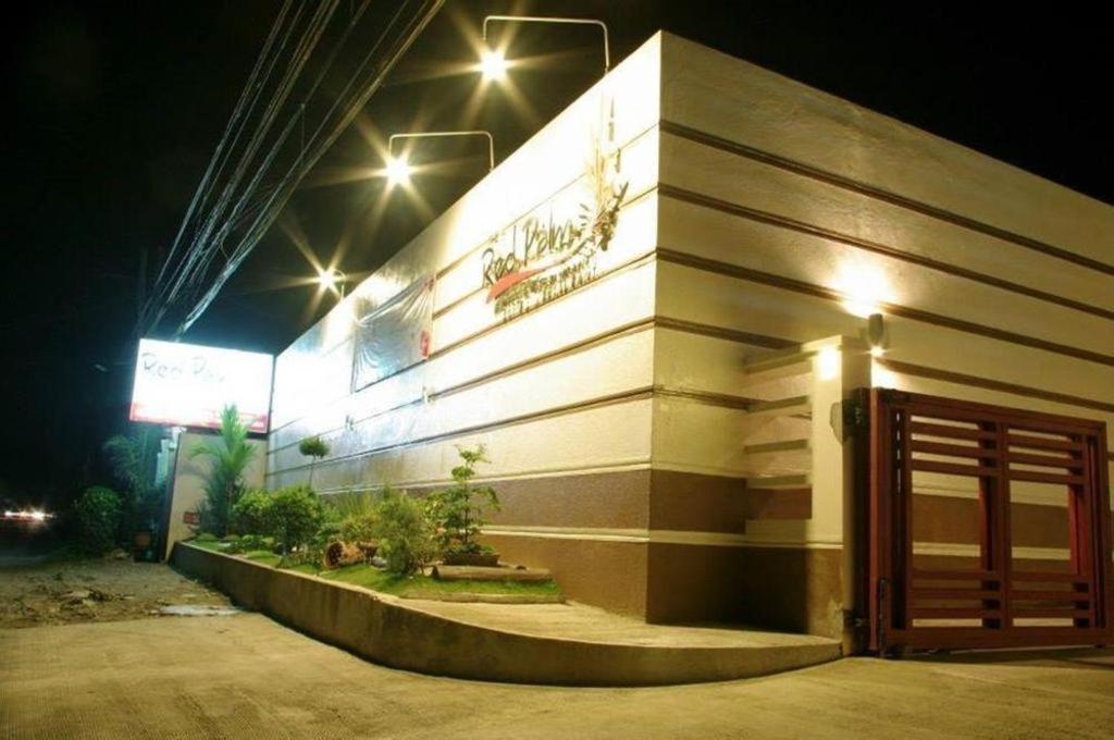 The Red Palm Suites And Restaurant Butuan City Exterior foto
